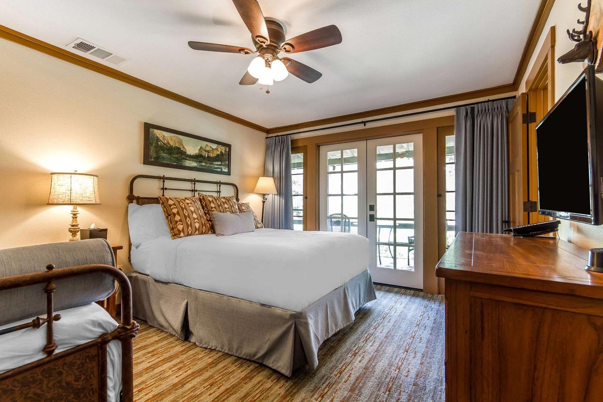 Hotel Sierra Sky Ranch Oakhurst Exterior foto