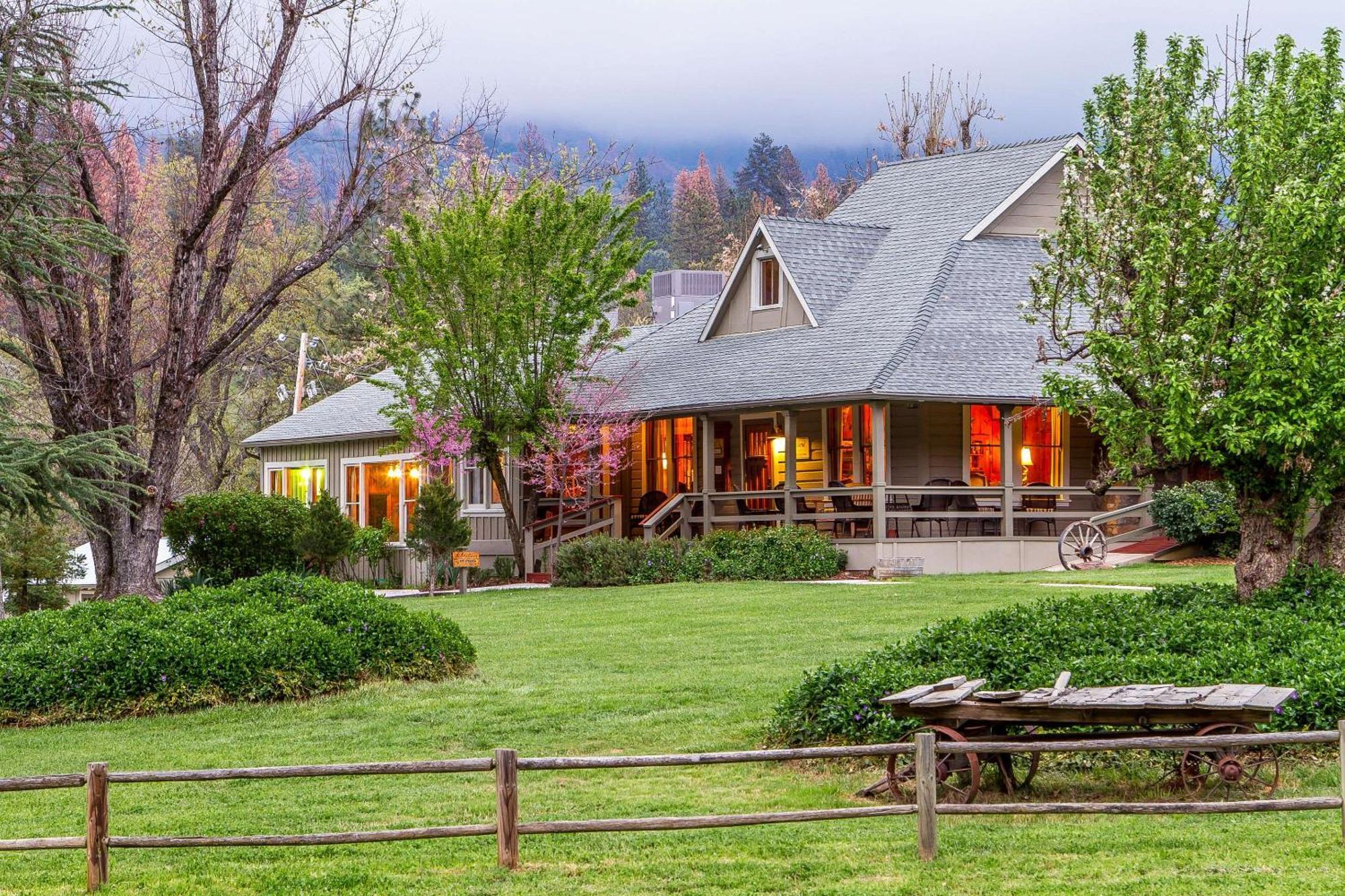 Hotel Sierra Sky Ranch Oakhurst Exterior foto